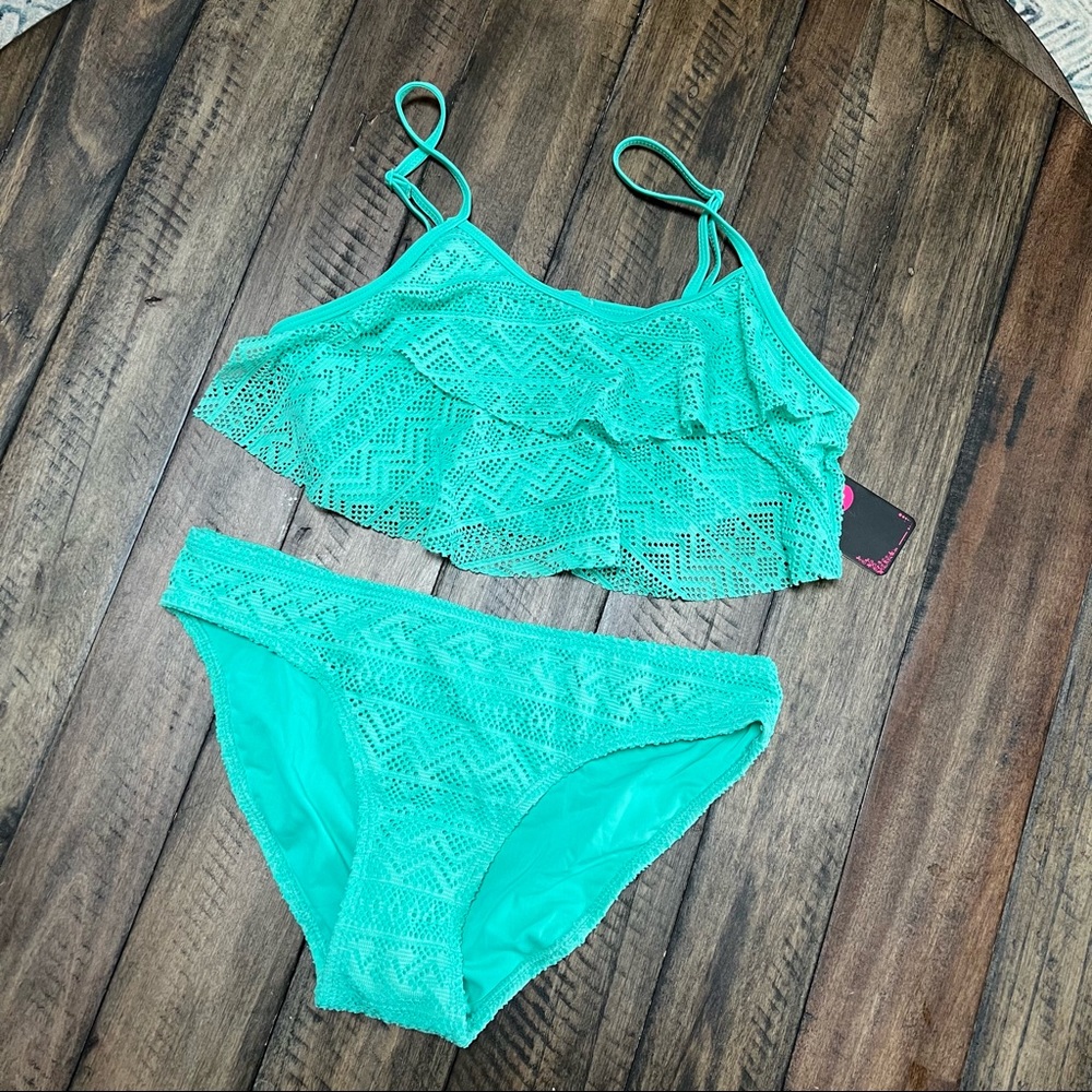 14/16 Flounce bikini set NWT